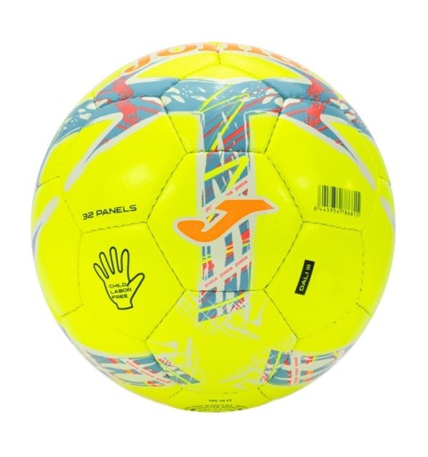 juega donde quieras y crece como jugador con este balon de joma