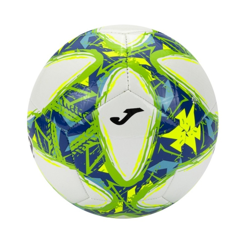 disfruta del futbol tanto dentro como fuera de casa con este balon de joma en talla 3